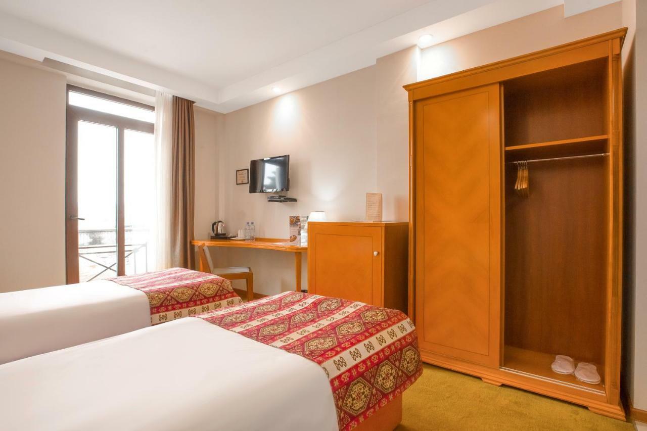 Urban Boutique Hotel Tbilisi ภายนอก รูปภาพ