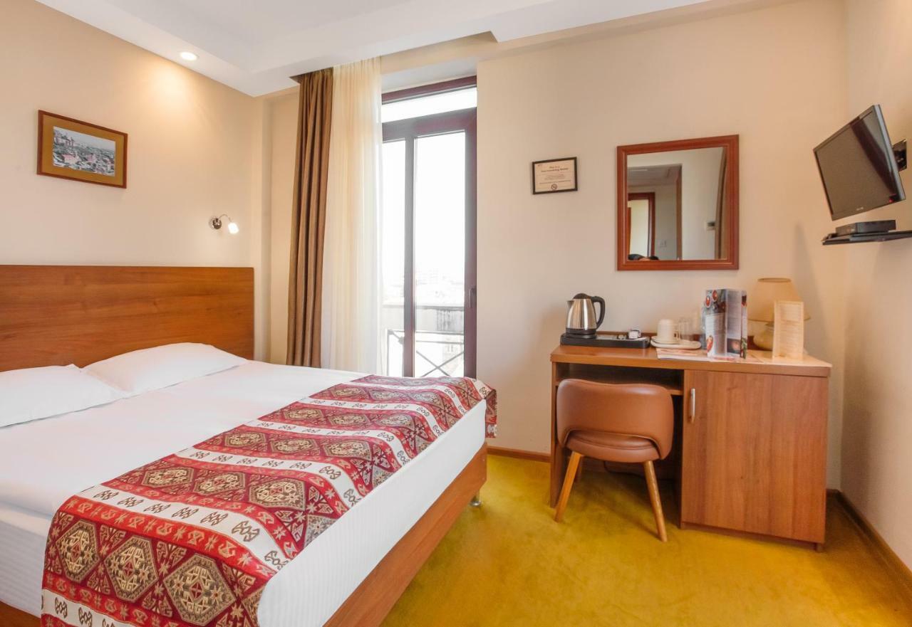 Urban Boutique Hotel Tbilisi ภายนอก รูปภาพ