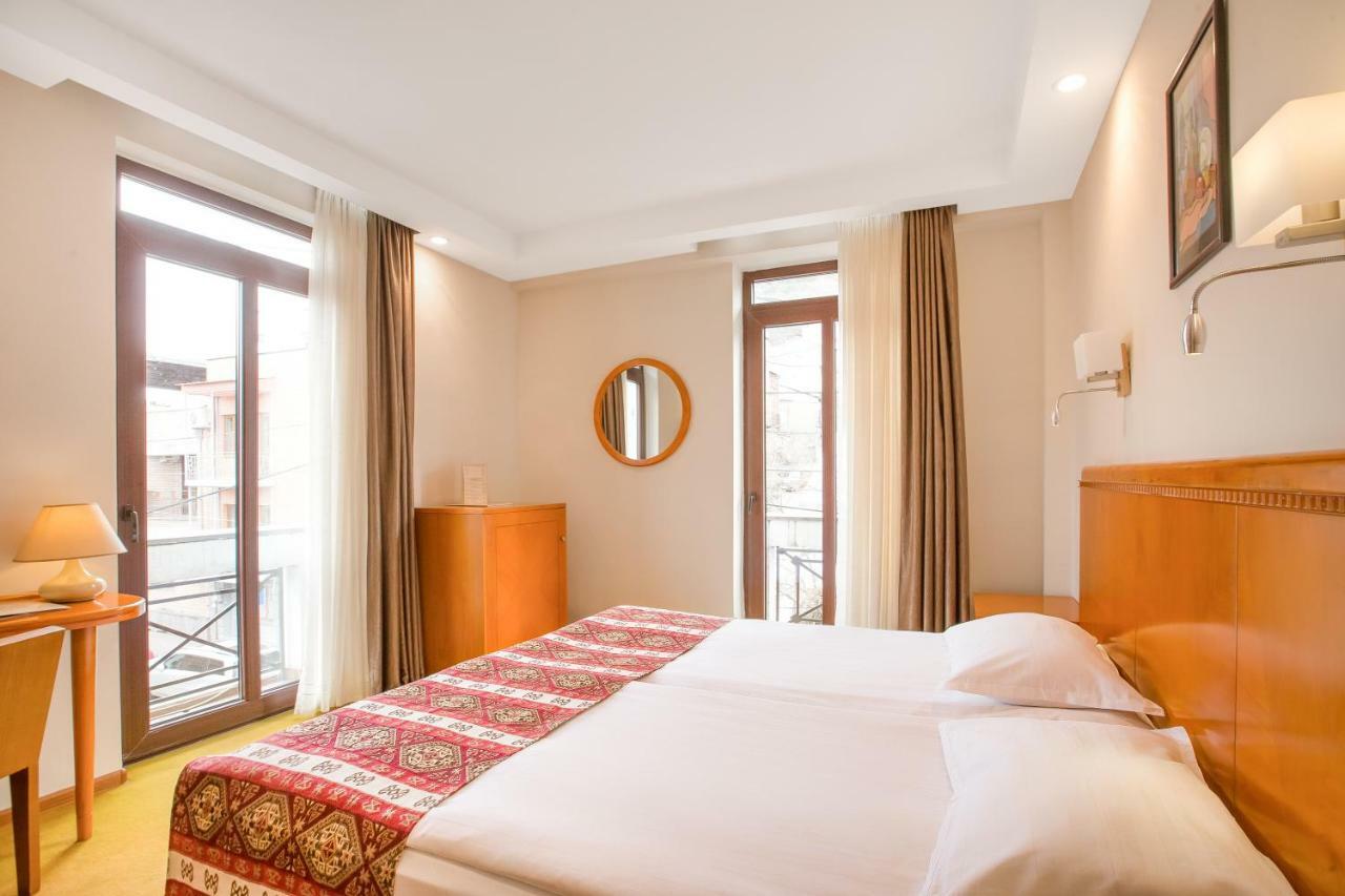 Urban Boutique Hotel Tbilisi ภายนอก รูปภาพ